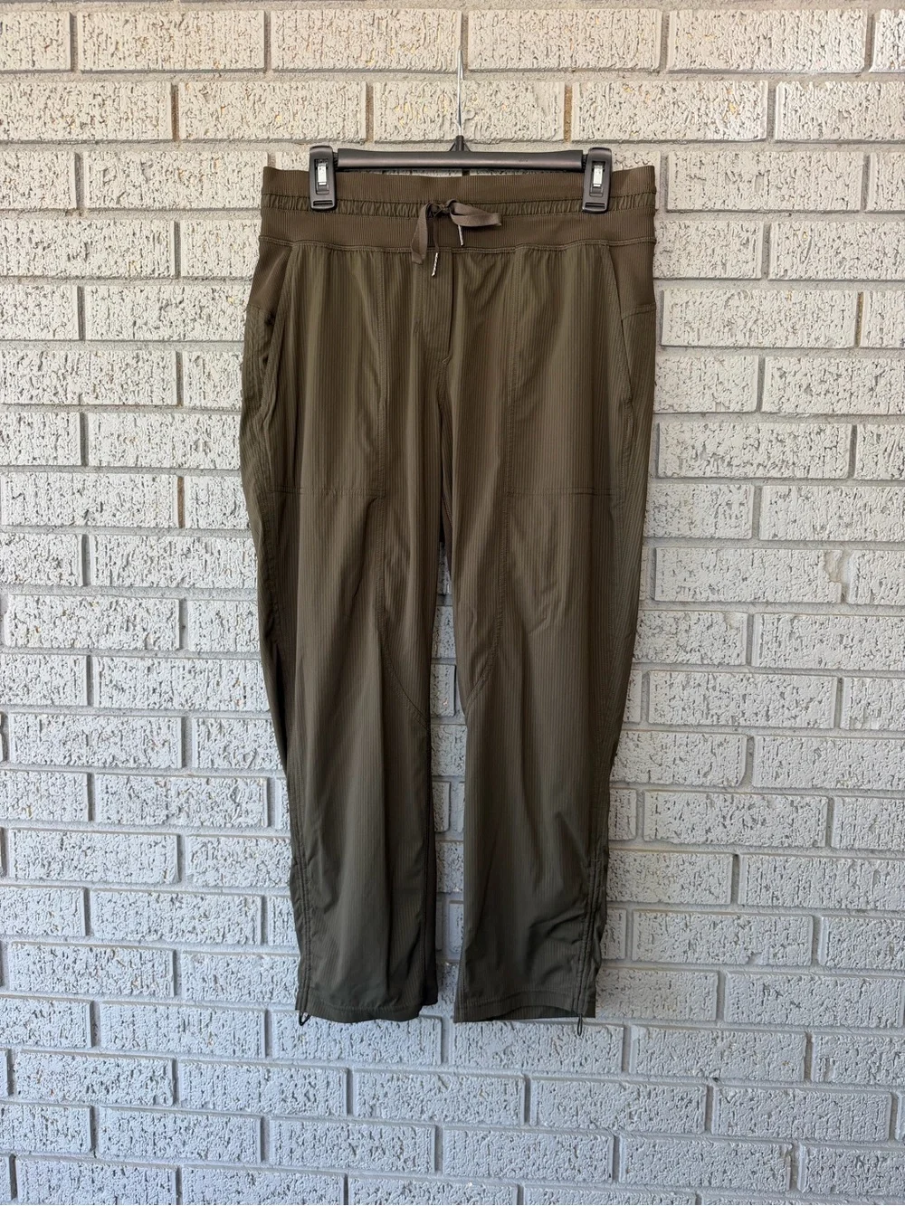Lululemon Dance Studio Mid-Rise Cropped Pant 25